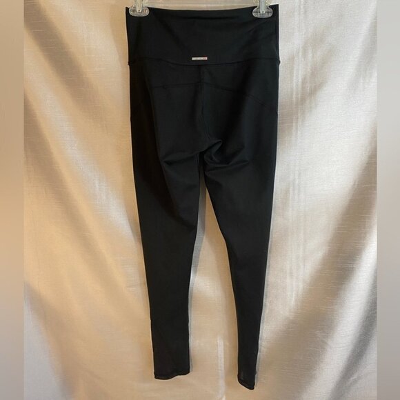 NWOT Aries Leggings Chill Play Move Ladies Med Black - Picture 11 of 12